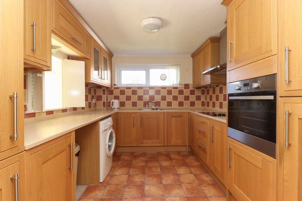 Property photo 3 of 12 Picture 3