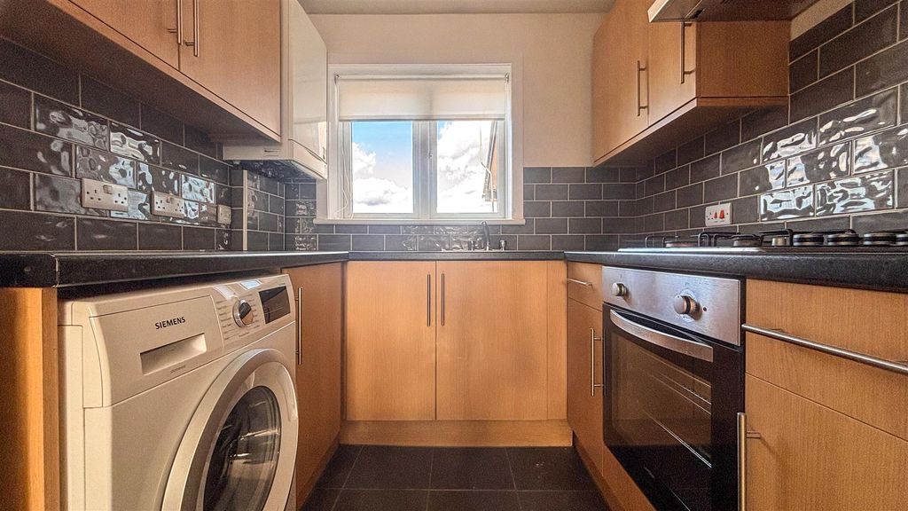 Property photo 2 of 6 4.Jpg