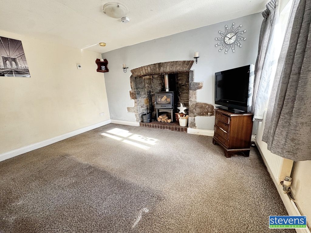 Property photo 3 of 15 Image00009