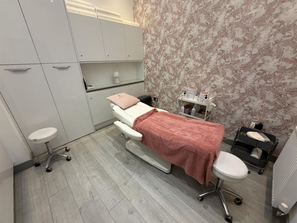 Property photo 3 of 8 Photo 2