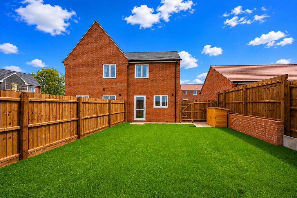 Property photo 2 of 22 29.Png