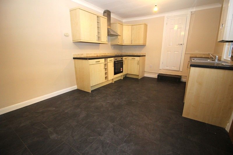 Property photo 3 of 7 Kitchen