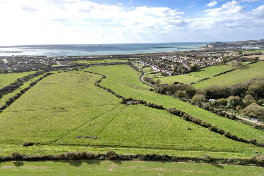 Property photo 2 of 6 Picture No. 11