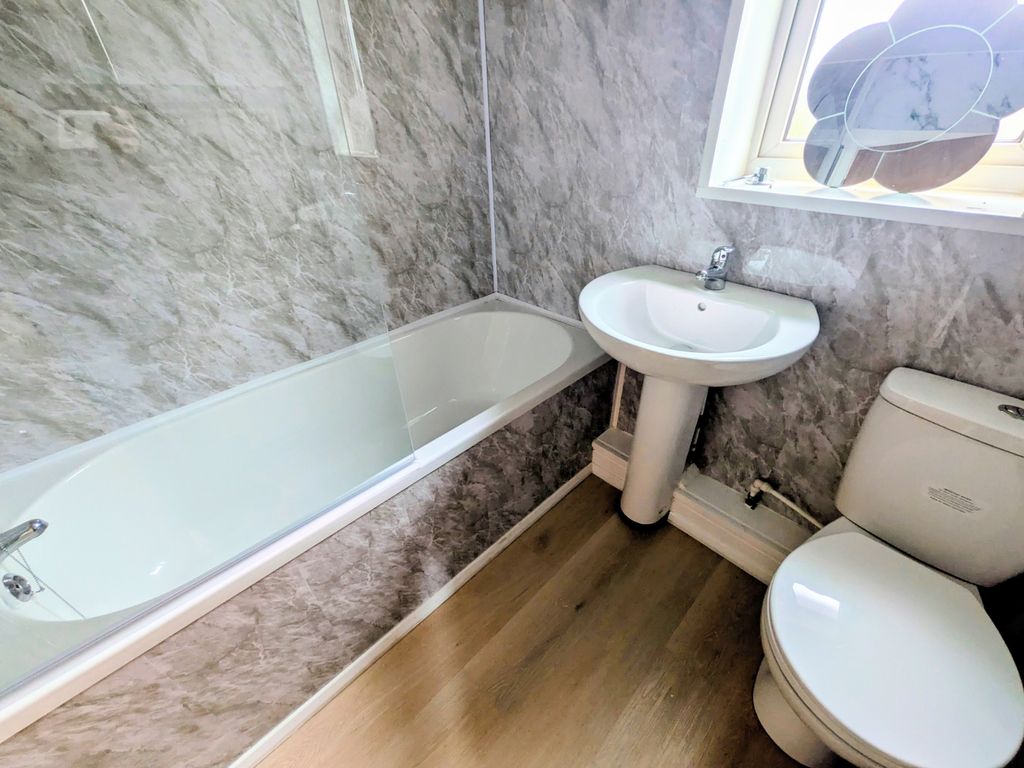 Property photo 3 of 8 1000000559