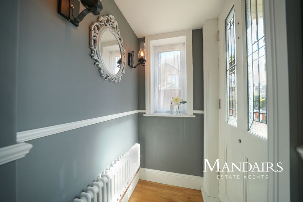 Property photo 2 of 29