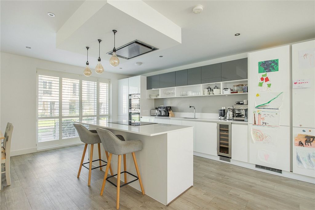 Property photo 3 of 15 Kitchen