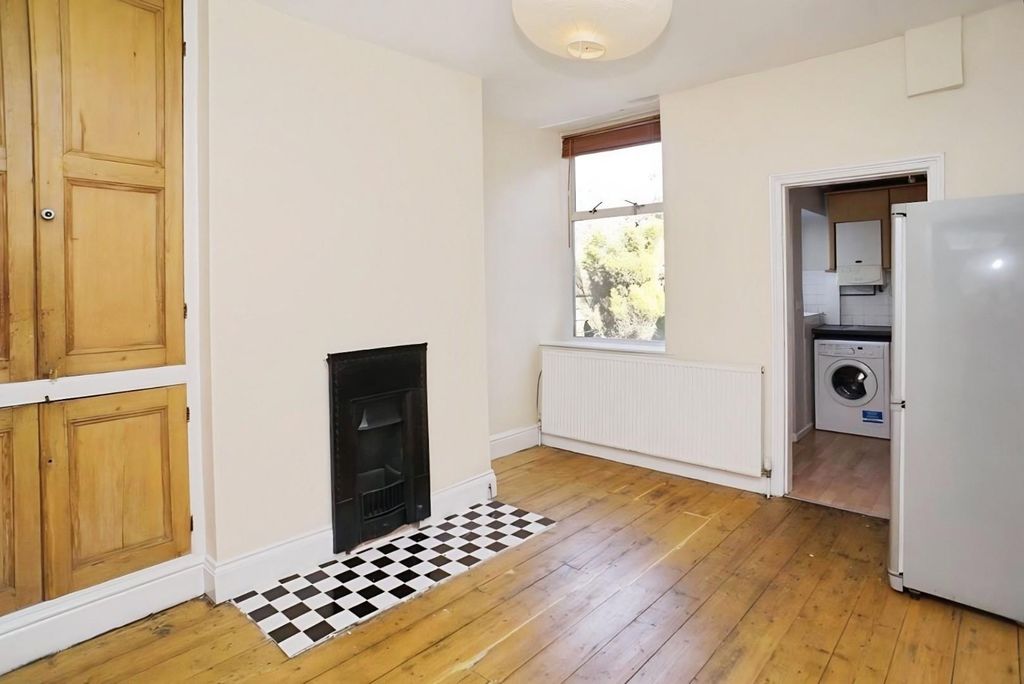 Property photo 3 of 11 Dining Room