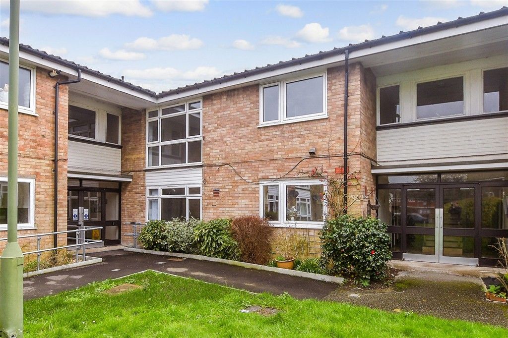 Property photo 1 of 10 External. (Web)