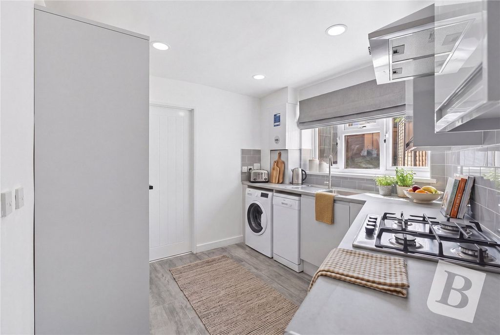 Property photo 3 of 13 Kitchen