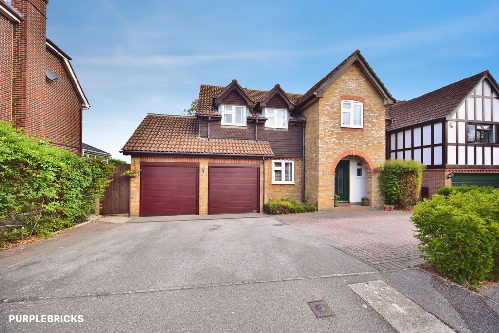 5 bed detached house for saleRussett Close, Aylesford ME20