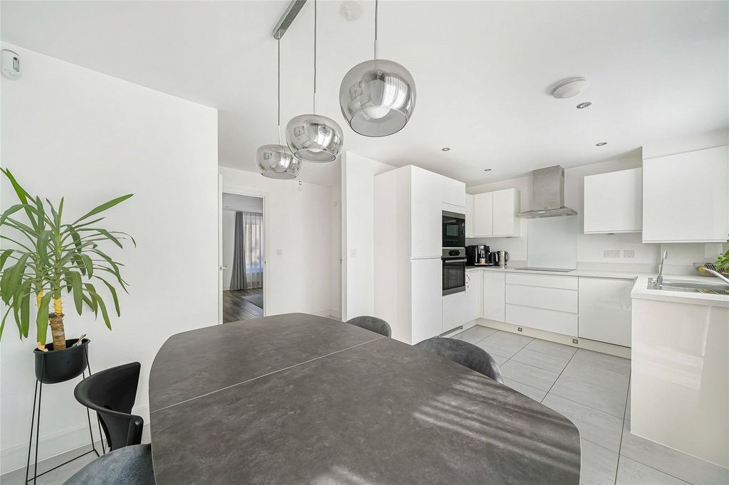Property photo 3 of 32 Kitchen/Dining