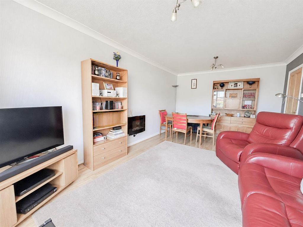 Property photo 3 of 13