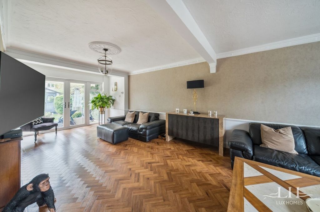 Property photo 3 of 20