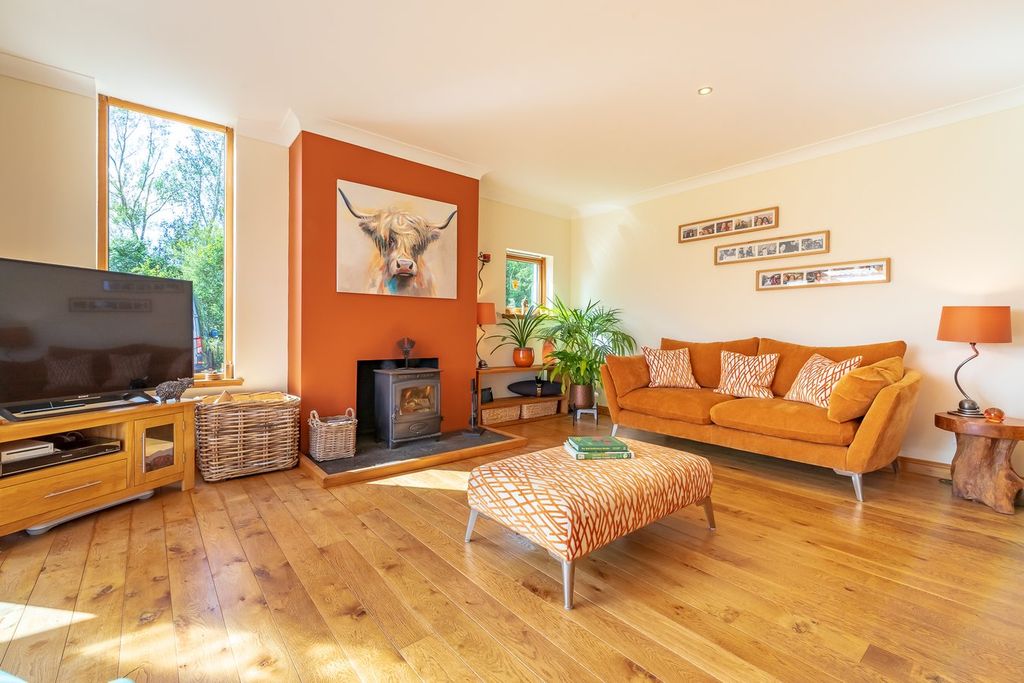 Property photo 3 of 31