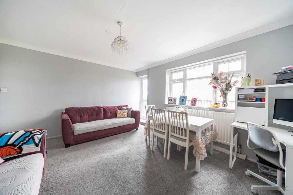 Property photo 2 of 11 Gallery