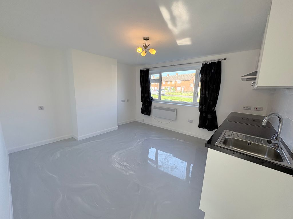 Property photo 3 of 16 Living Room