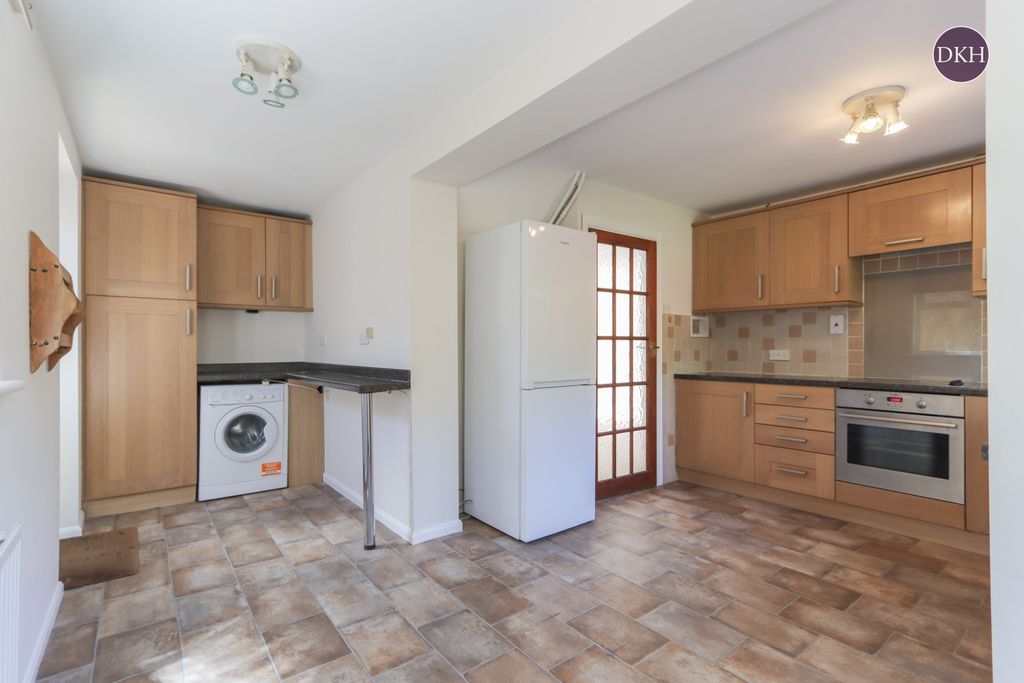 Property photo 2 of 12 Picture No. 11