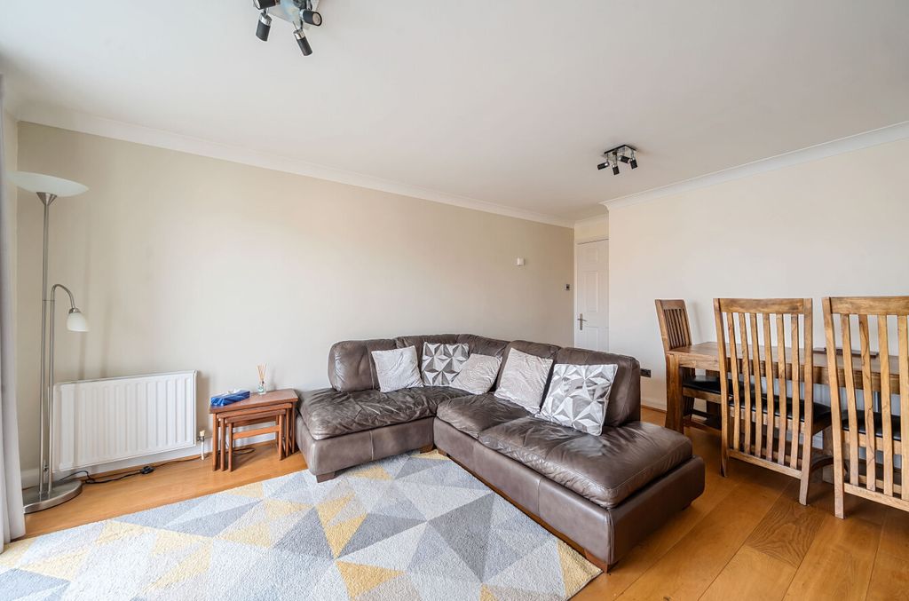 Property photo 2 of 12 1305306-5-683Eb5c...