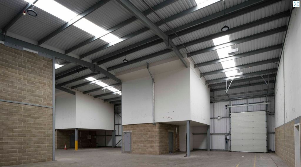 Property photo 3 of 3 West Thurrock  Thurrock Trade Park 6 8 Wh.Jpg