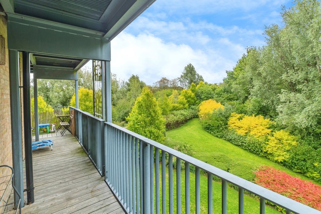 Property photo 2 of 17 Photo