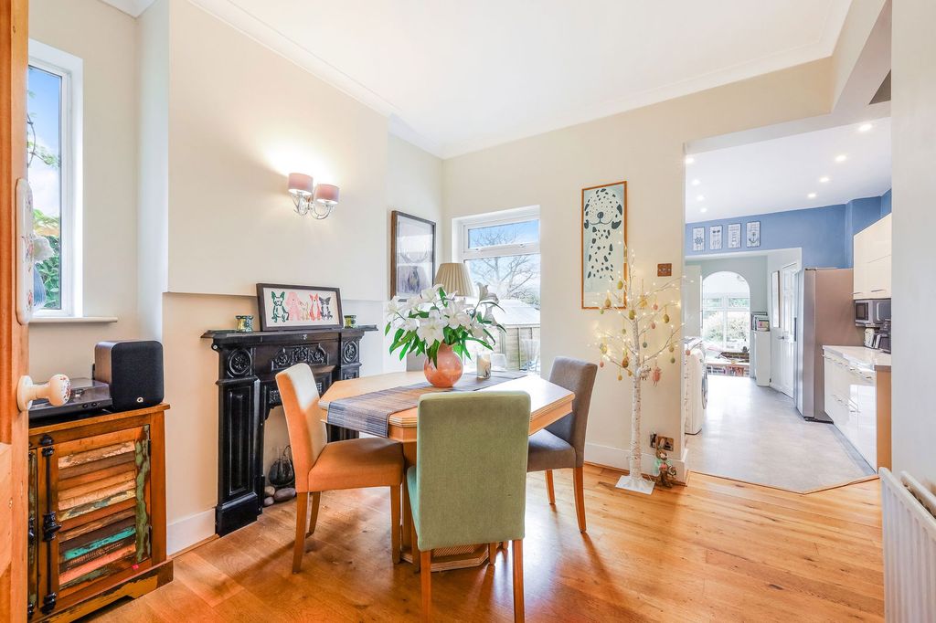 Property photo 2 of 17