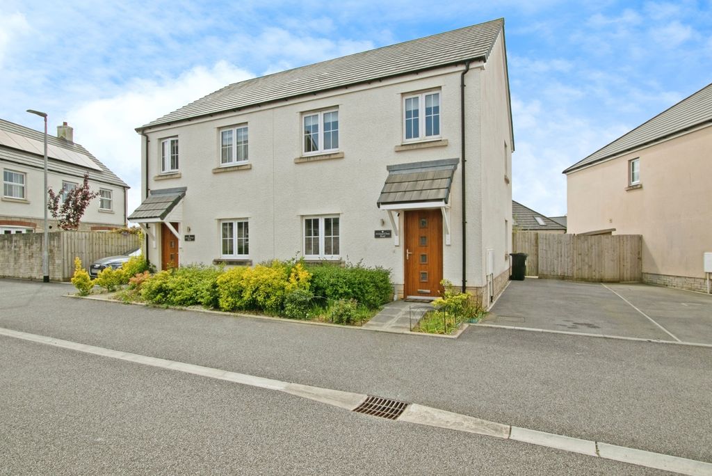Property photo 1 of 17 Front