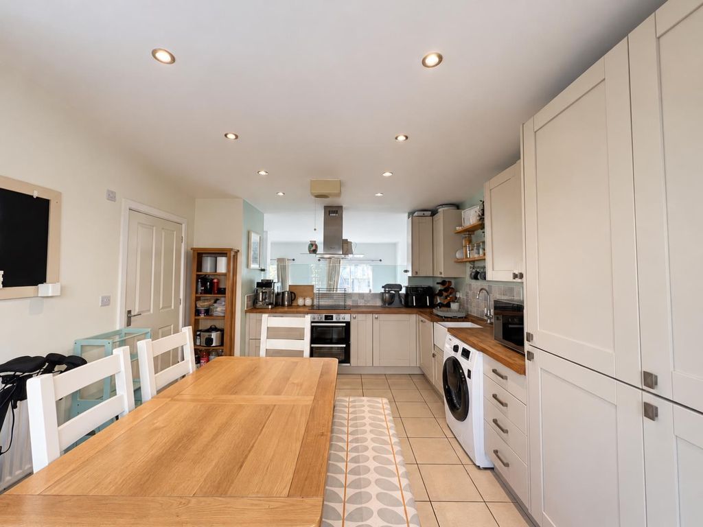 Property photo 3 of 26 9.Png
