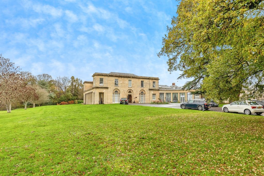 Property photo 1 of 24