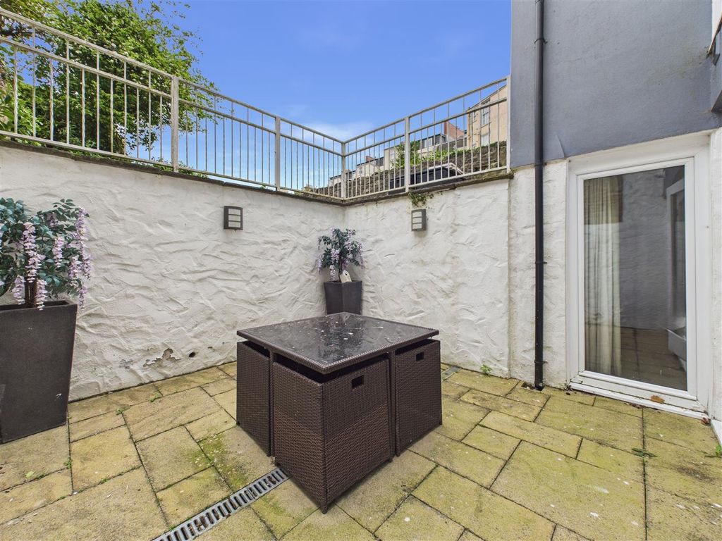 Property photo 2 of 21 Outside