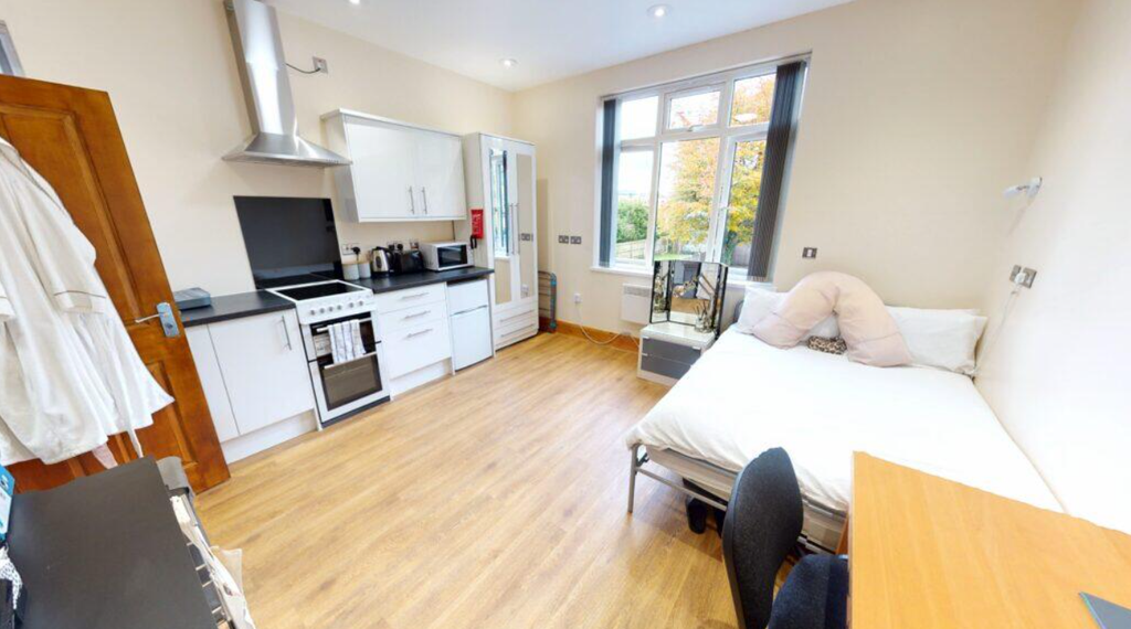 Property photo 1 of 3