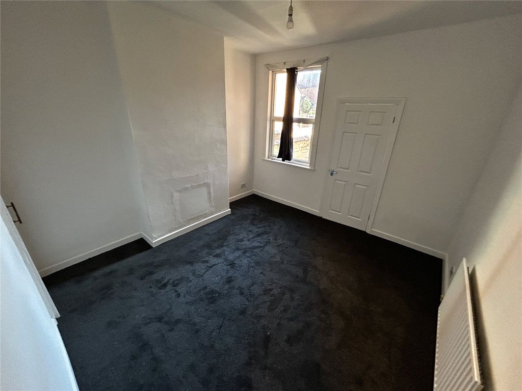 Property photo 3 of 8 Picture No. 06