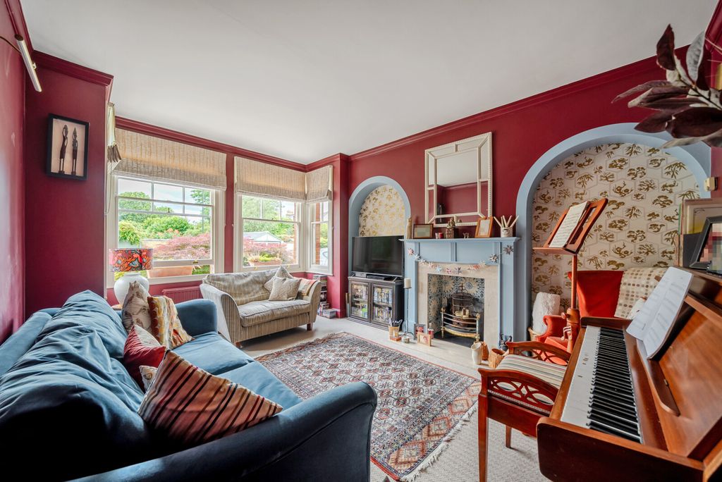 Property photo 2 of 14 Sitting Room
