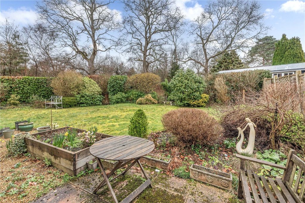 Property photo 3 of 14 Garden