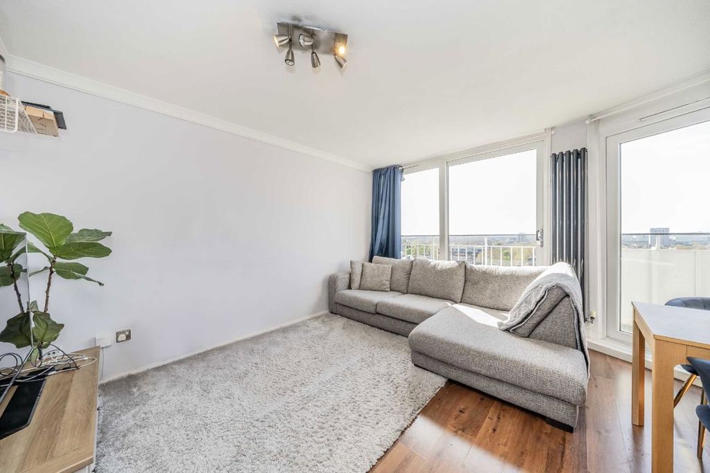 Property photo 2 of 7