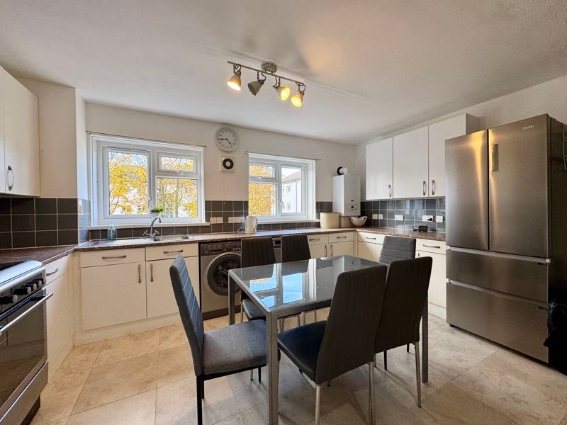 Property photo 1 of 5 Photo 6