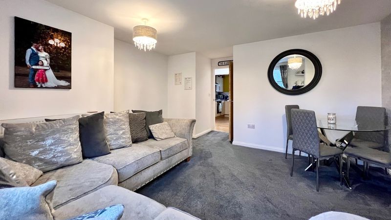 Property photo 3 of 9 Photo 5