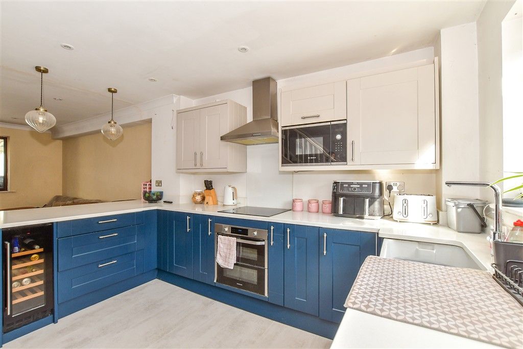 Property photo 1 of 10 Kitchen/ Lounge