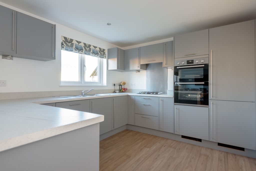 Property photo 3 of 19 Property Image 3