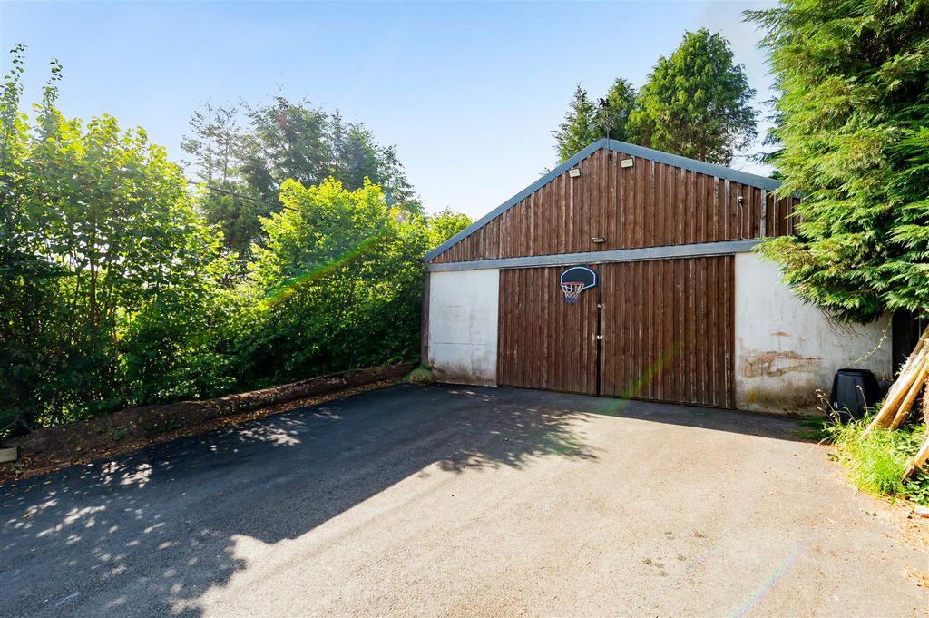Property photo 3 of 57 Garage/Workshop