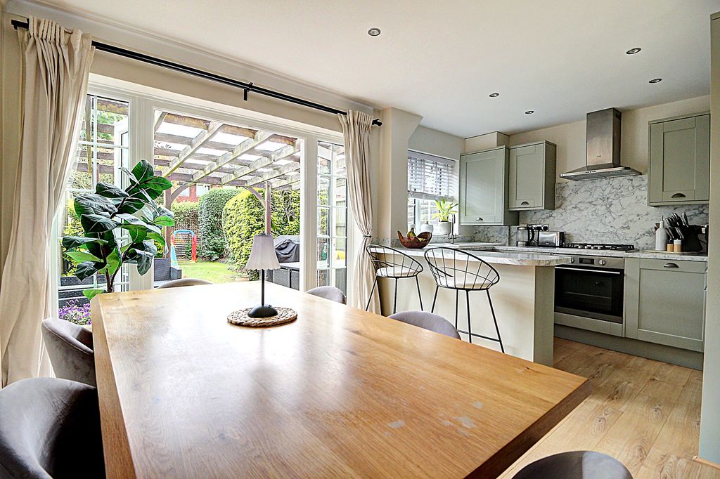 Property photo 3 of 19 Kitchen Dining Room