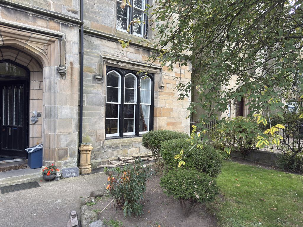 Property photo 2 of 37