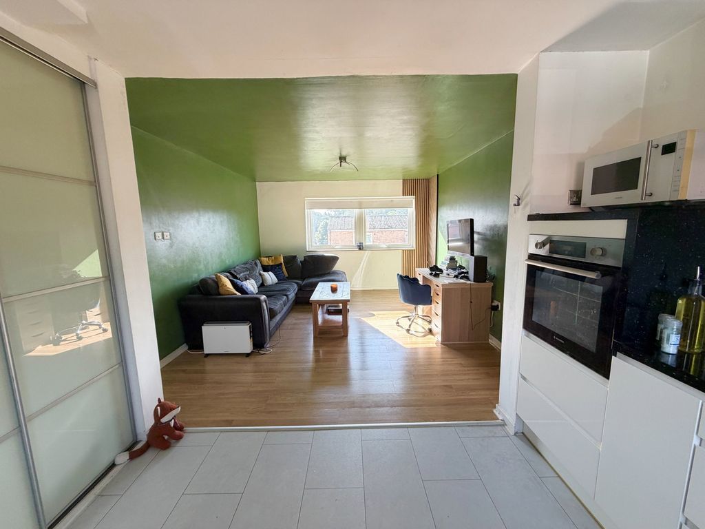 Property photo 3 of 9