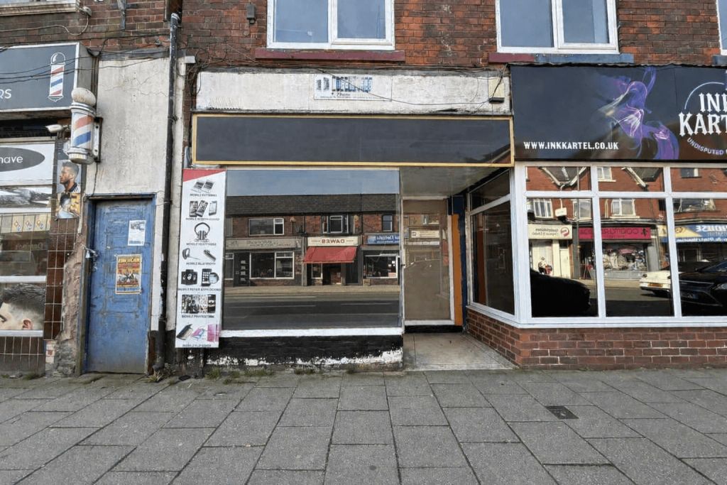 Property photo 1 of 7 Retail For Sale High Street, Alfreton De55