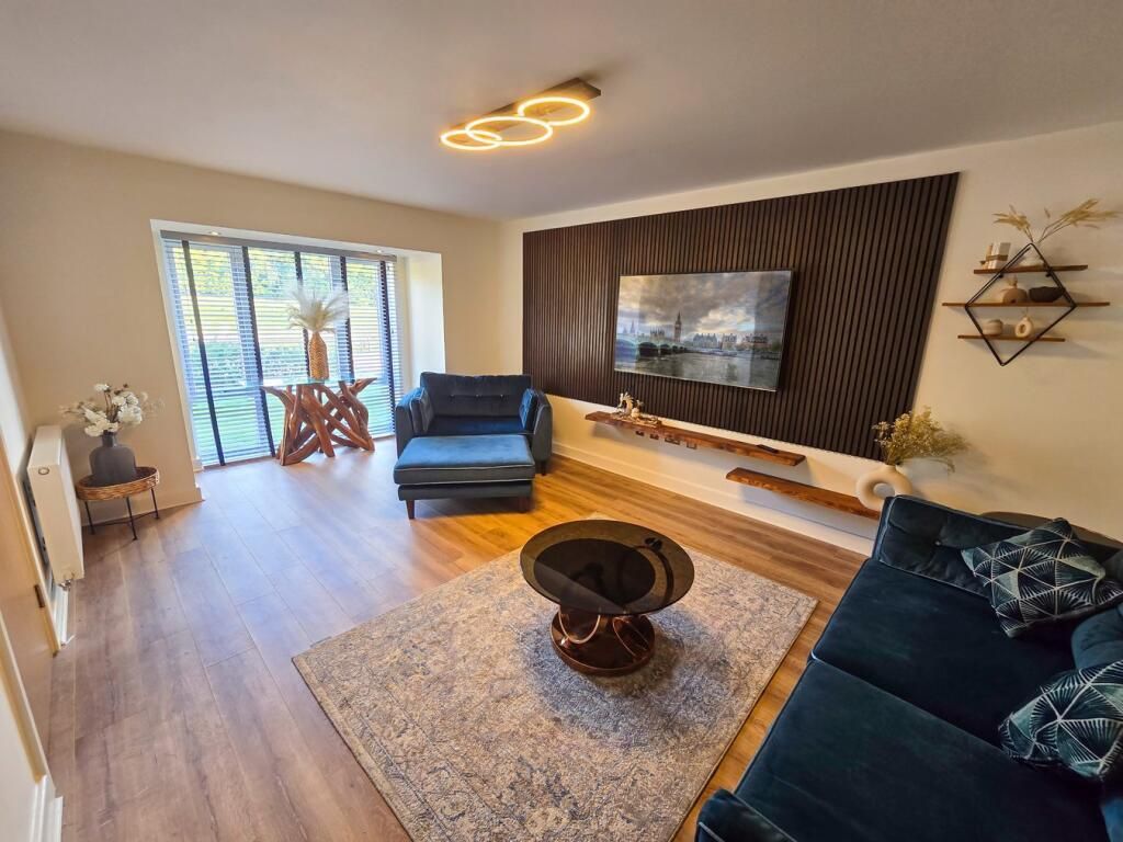 Property photo 2 of 11 Gallery