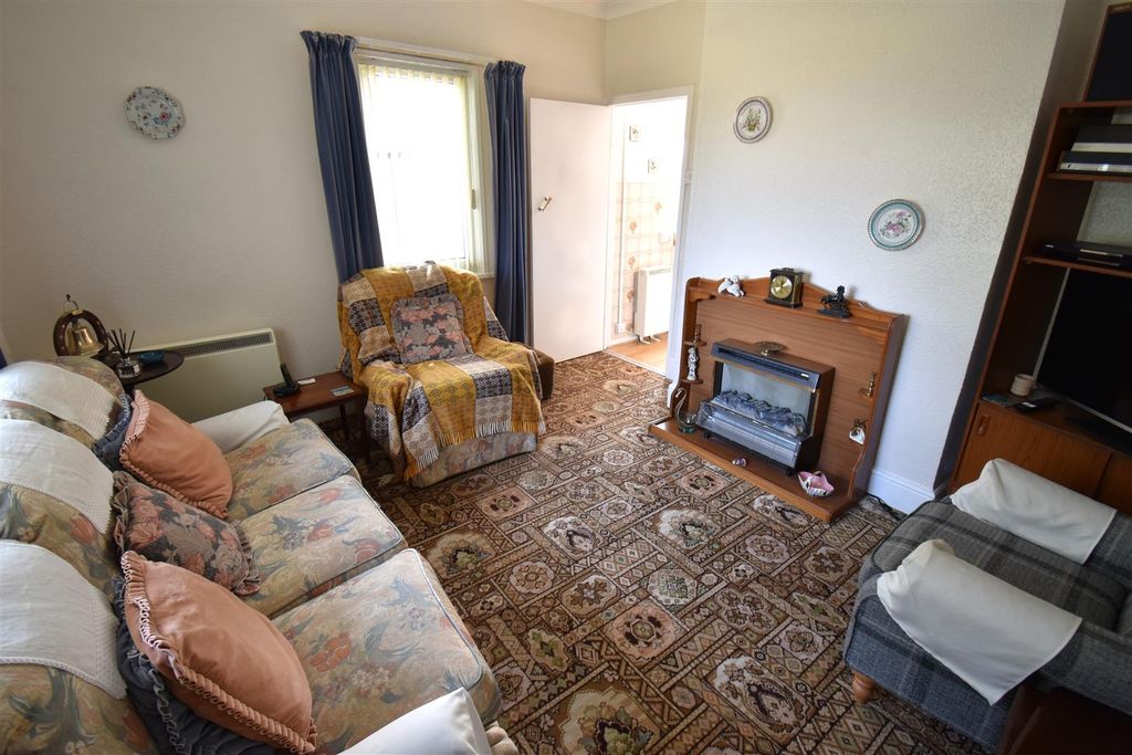 Property photo 2 of 13