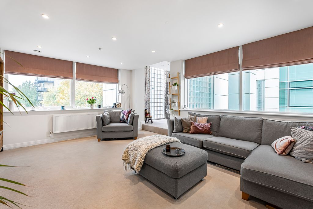 Property photo 2 of 12 Living Room