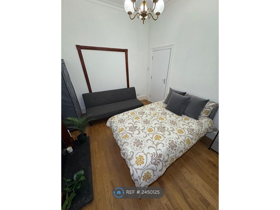 Property photo 2 of 25