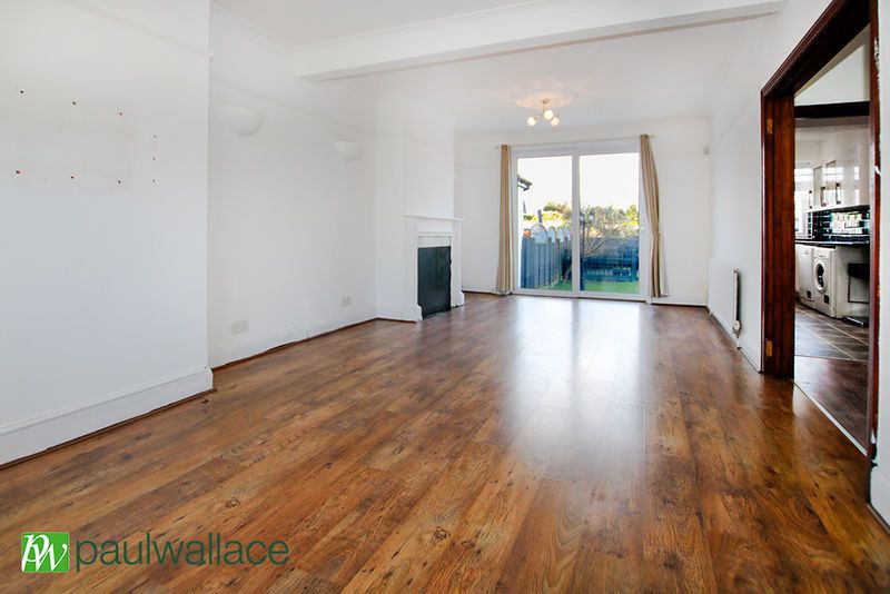 Property photo 2 of 19 Lounge