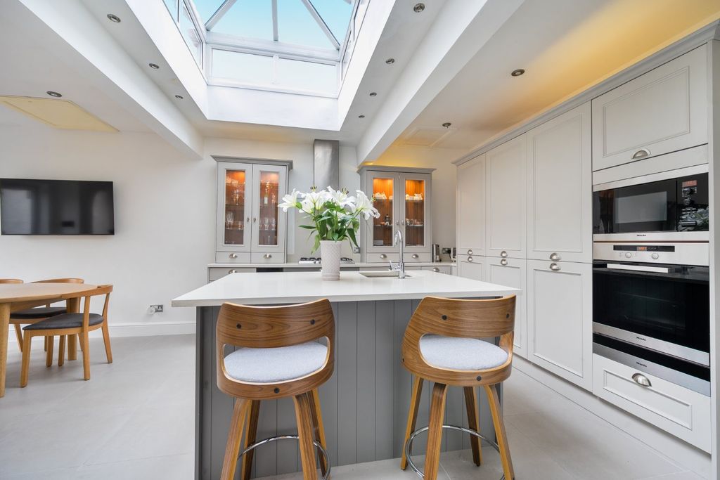 Property photo 3 of 24 Picture No. 05