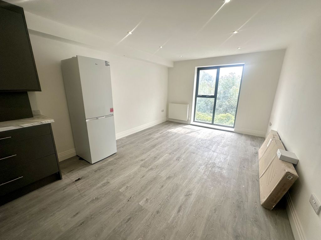 Property photo 2 of 3